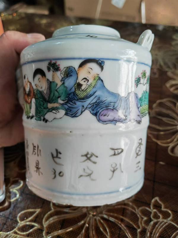 民国 潘肇唐绘人物花卉茶壶
